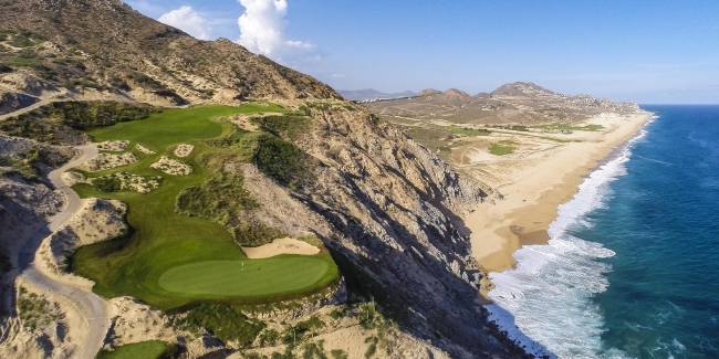 The daunting Par-4 5th Hole at Quivira Golf Club