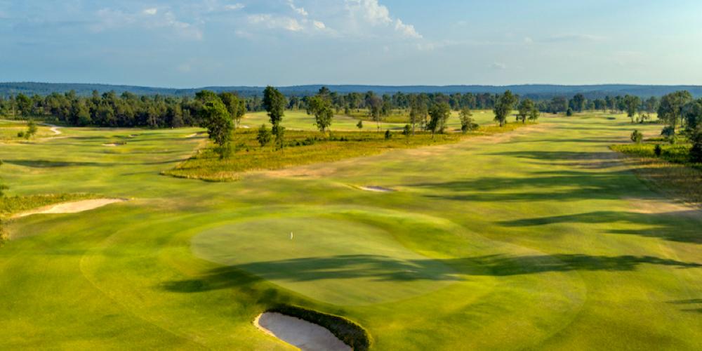 Hole #6 Black/Hole #12 Red at The Loop