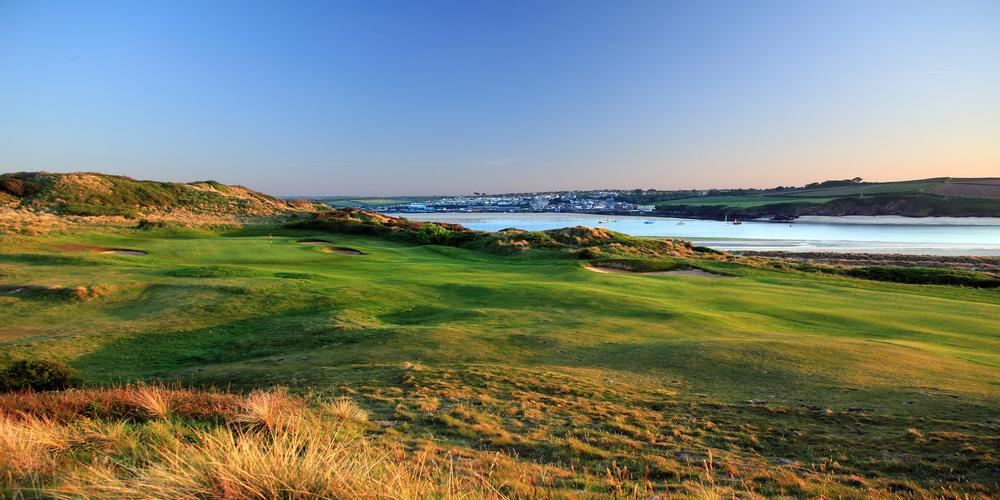 The par 5, 16th hole at the St Enodoc Golf Club