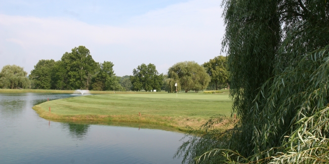 Lake Valley Golf & Country Club