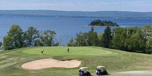 Eight reasons why Dundee Resort and Golf Club should be your next vacation spot.